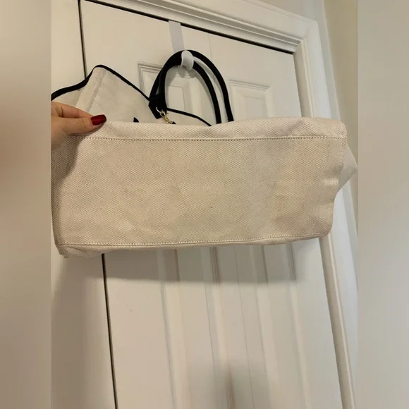 VS Script Tote Bag NEVER USED - Picture 5 of 7